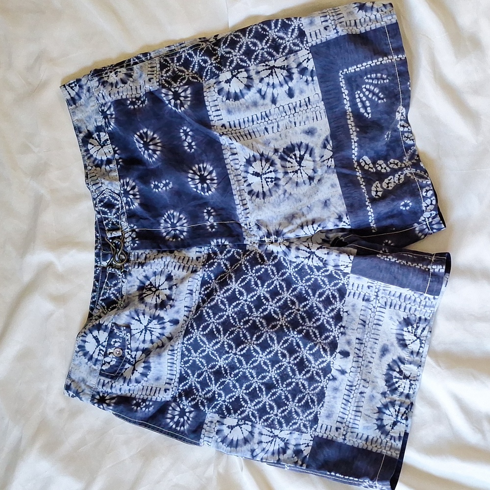 POLO BY RALPH LAUREN Ty Dye and Floral Pattern Swim Shorts Blue White Size 38